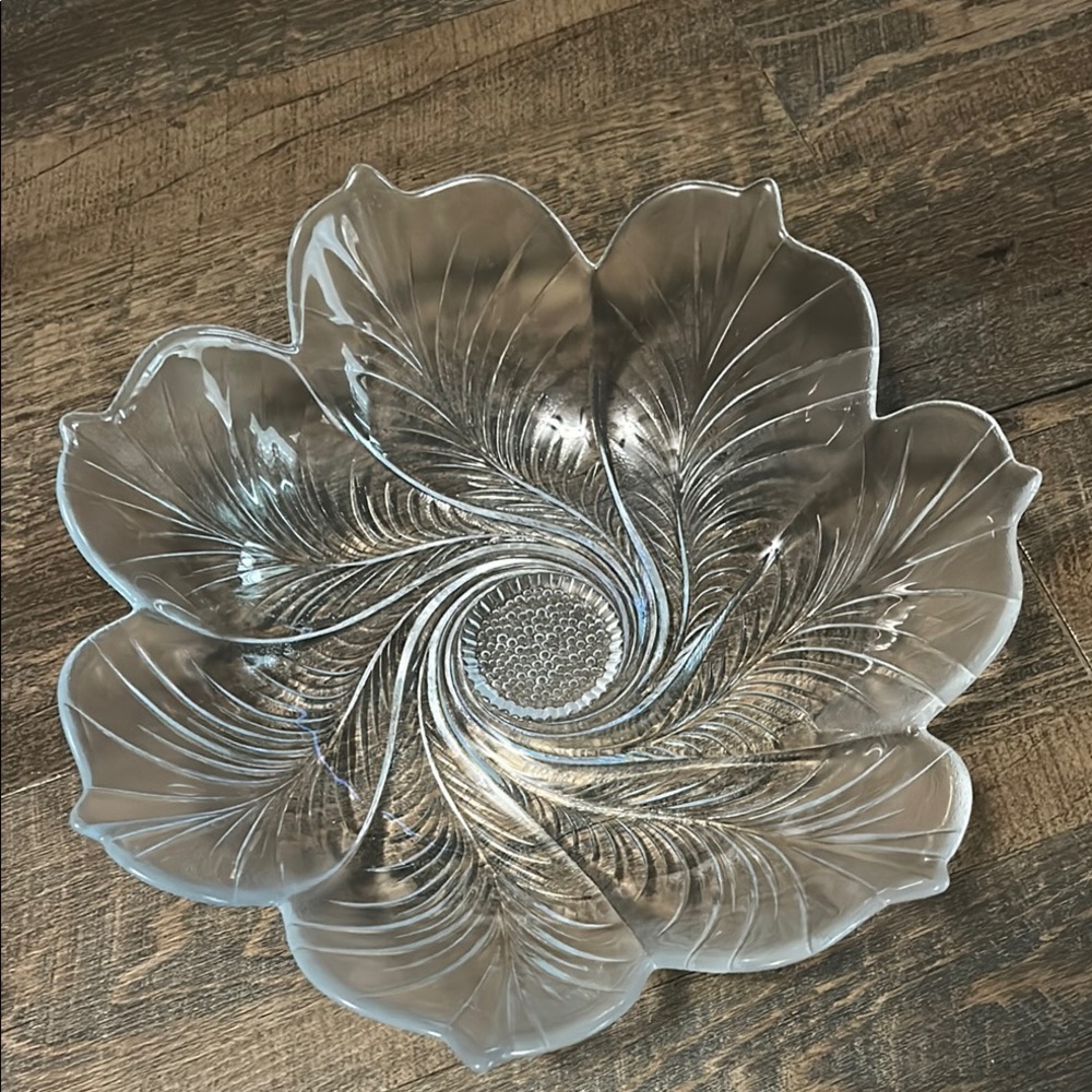 French Lead‎ Crystal d Arques Large Fruit Serving Bowl Swirl Petals 13” Wide